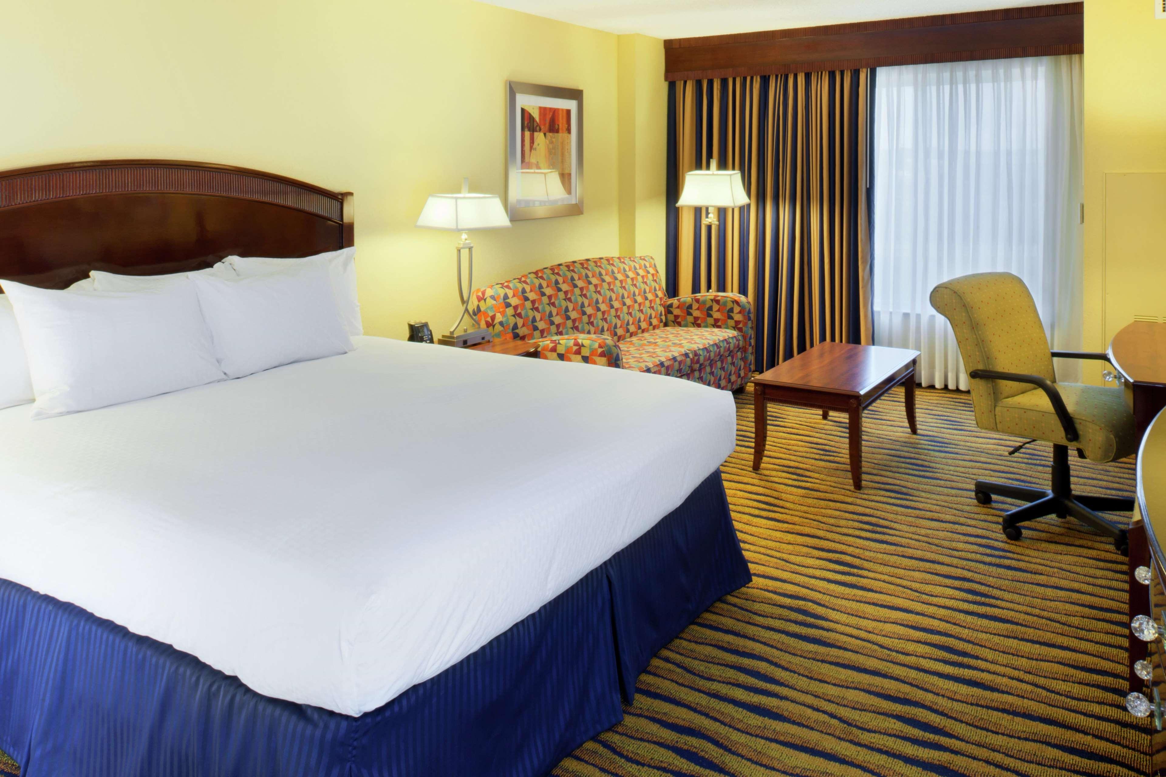 Doubletree By Hilton Greensboro Szoba fotó