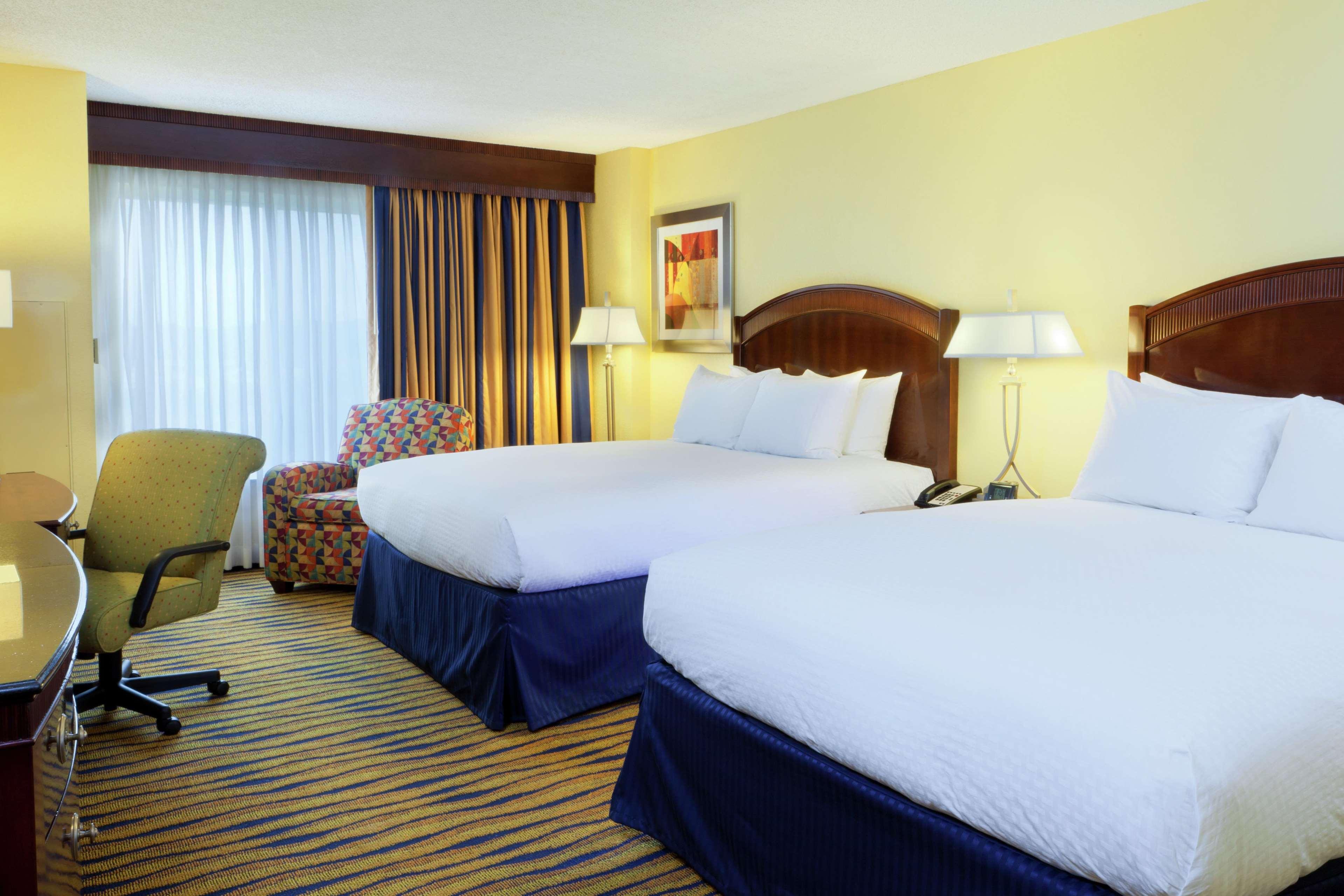Doubletree By Hilton Greensboro Szoba fotó