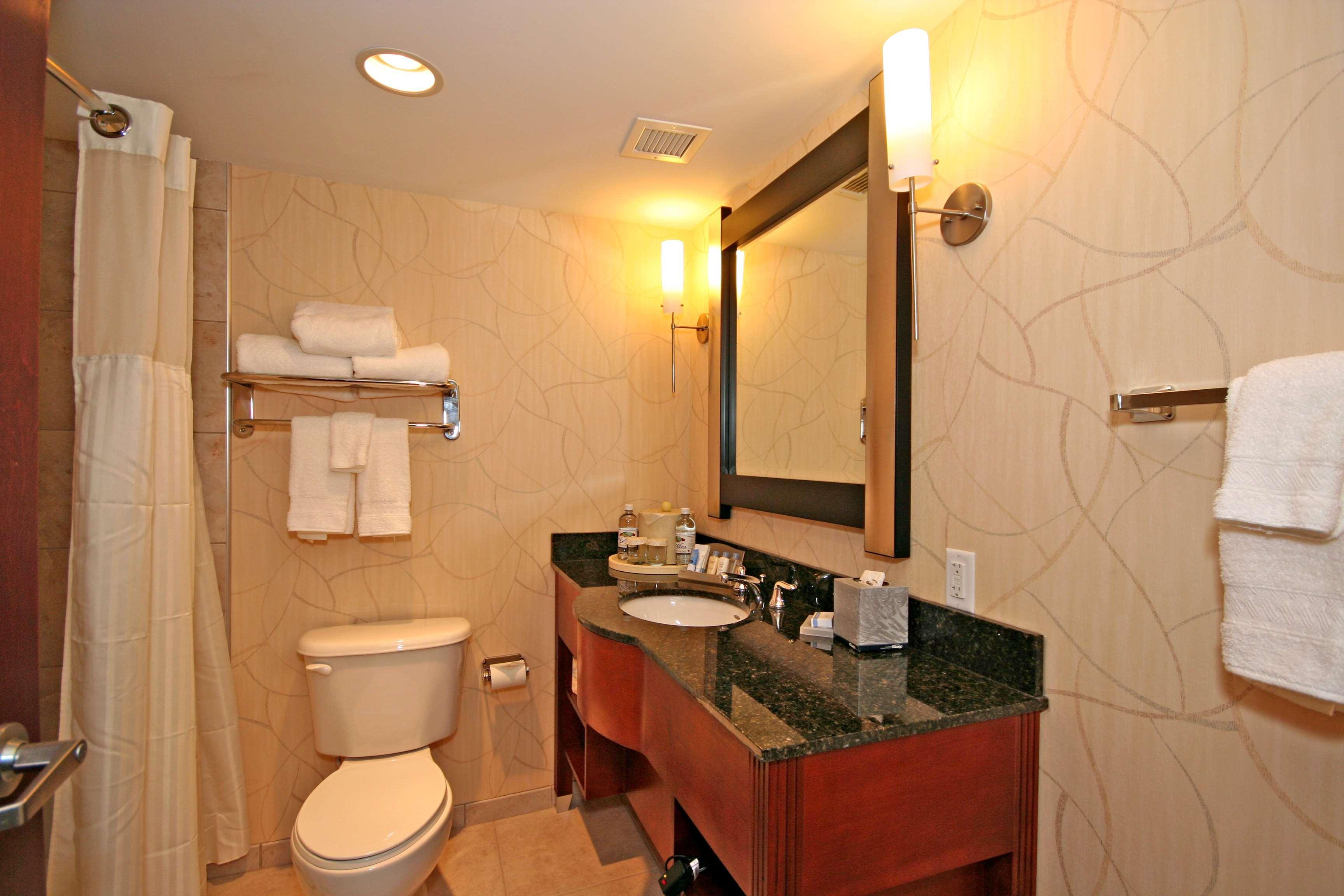 Doubletree By Hilton Greensboro Szoba fotó