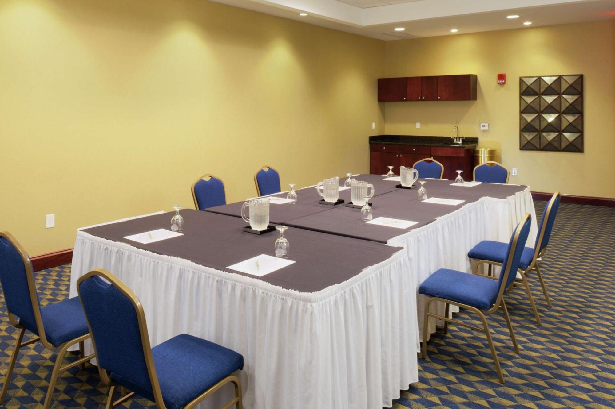 Doubletree By Hilton Greensboro Kültér fotó