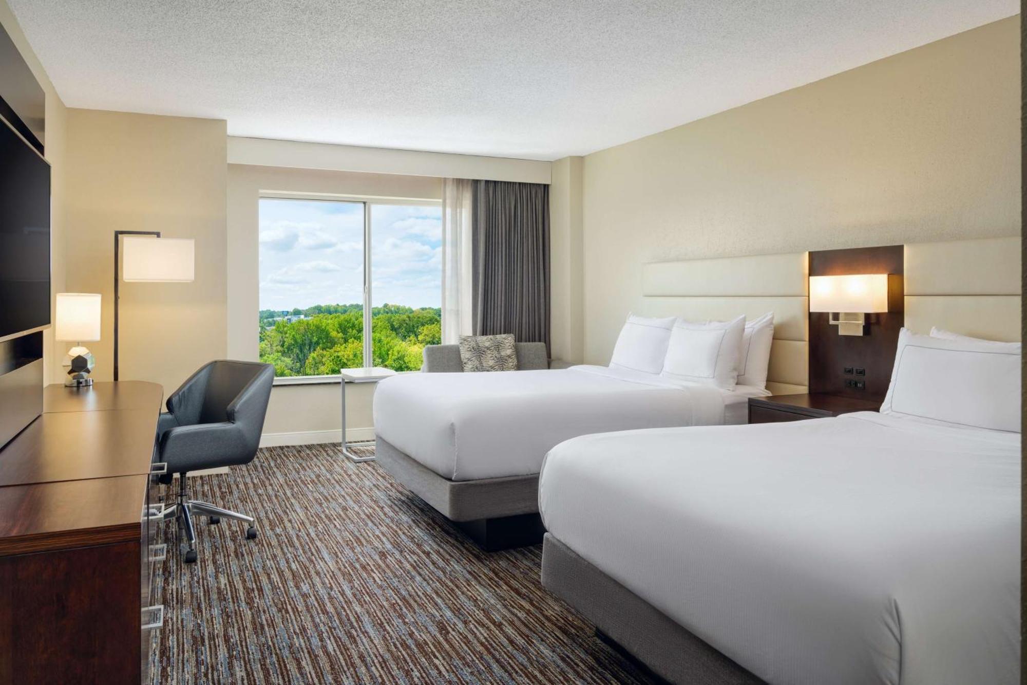 Doubletree By Hilton Greensboro Kültér fotó